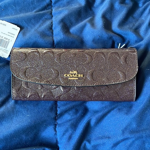 Coach wallet with charms NWT Never used - Picture 3 of 13